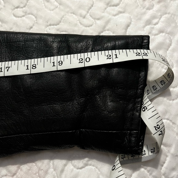 Vintage black leather biker jacket size XL women’s lined warm w/zippers & snaps - Picture 2 of 16